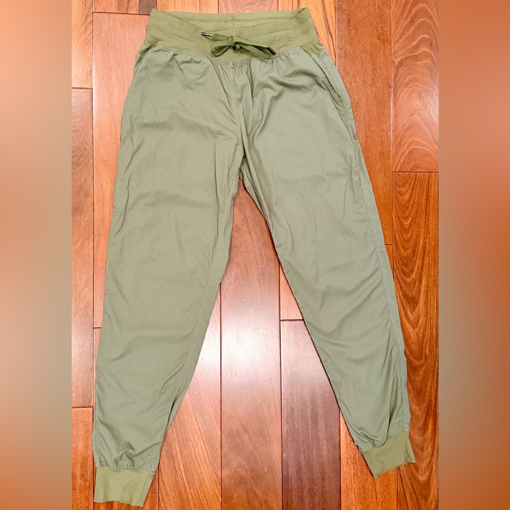 ZYIA Women’s Olive Striped Joggers